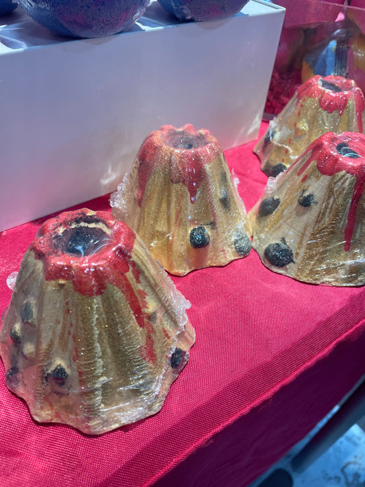 Volcano surprise inside bath bomb